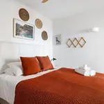 Διαμέρισμα With Sea Views, Terrace & Pool,
