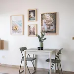 Διαμέρισμα With Sea Views, Terrace & Pool, *
