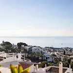 With Sea Views, Terrace & Pool, Διαμέρισμα *