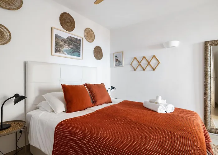 Apartment With Sea Views, Terrace & Pool,