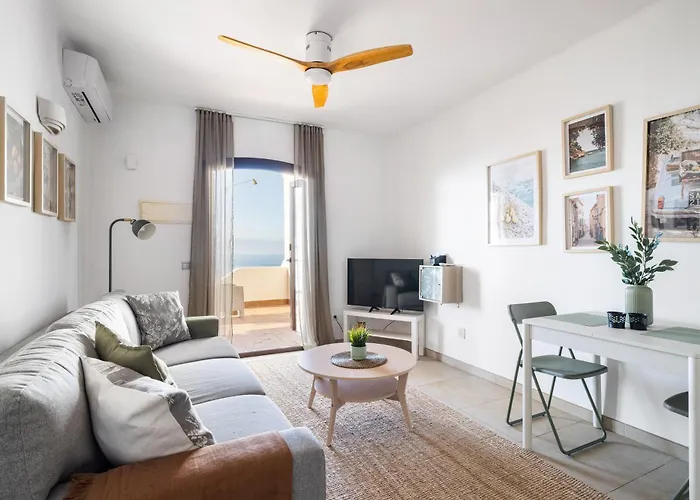 With Sea Views, Terrace & Pool, Appartement