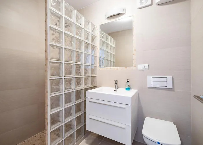 With Sea Views, Terrace & Pool, Appartement