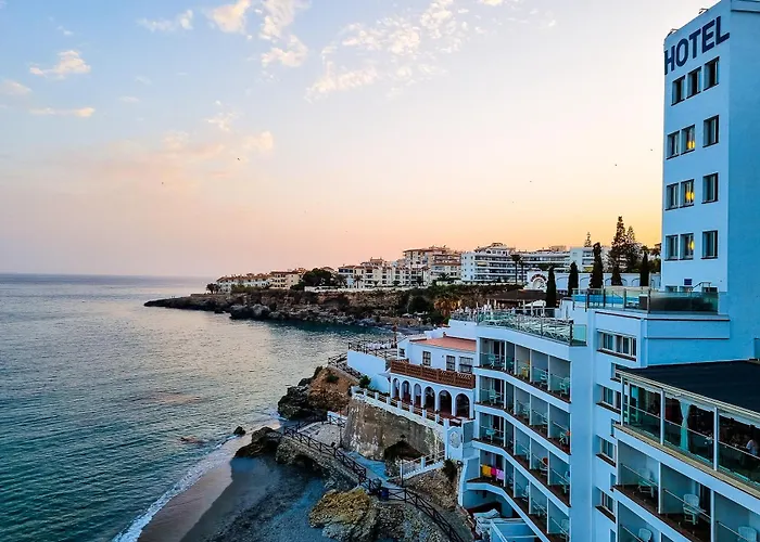 With Sea Views, Terrace & Pool, Apartment Nerja